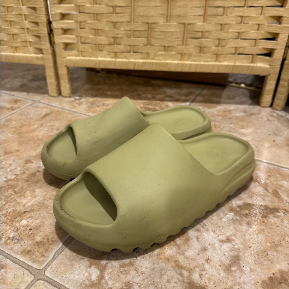 Yeezy OG Olive Green Slide Sandals